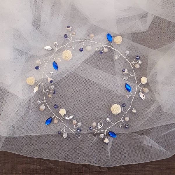 Coroncina sposa con elementi blu e roselline