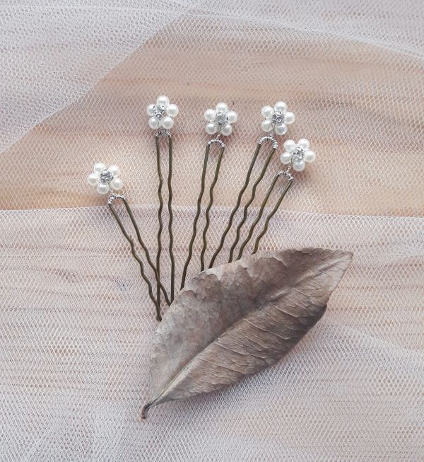 Piccole forcine punto luce con fiore di perle