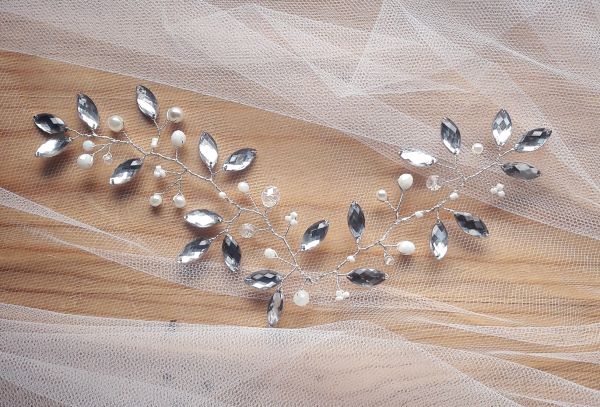Rametto a V per capelli sposa