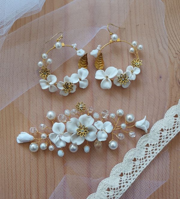 Parure rametto e orecchini sposa in oro con fiori handmade