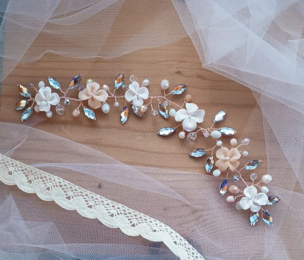 Rametto in rose gold con fiori rosa e bianchi
